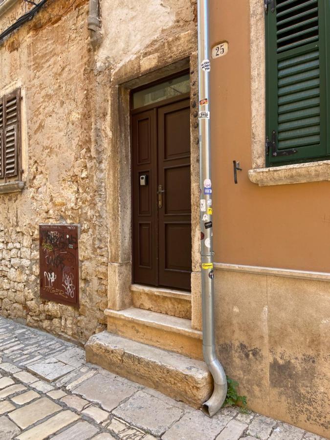 Studio Svalba Rovinj Exterior foto